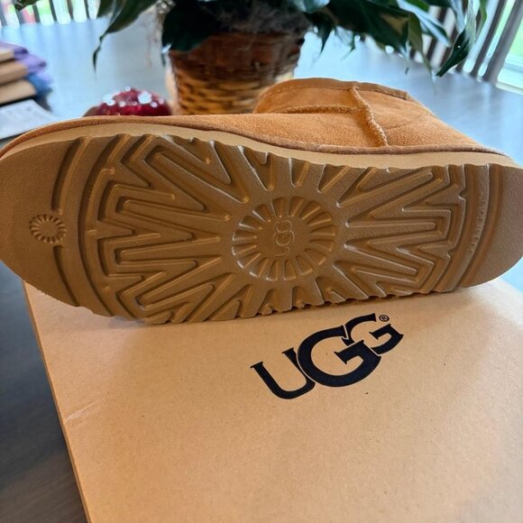 UGG Classic Ultra Mini Chestnut - Picture 3 of 5